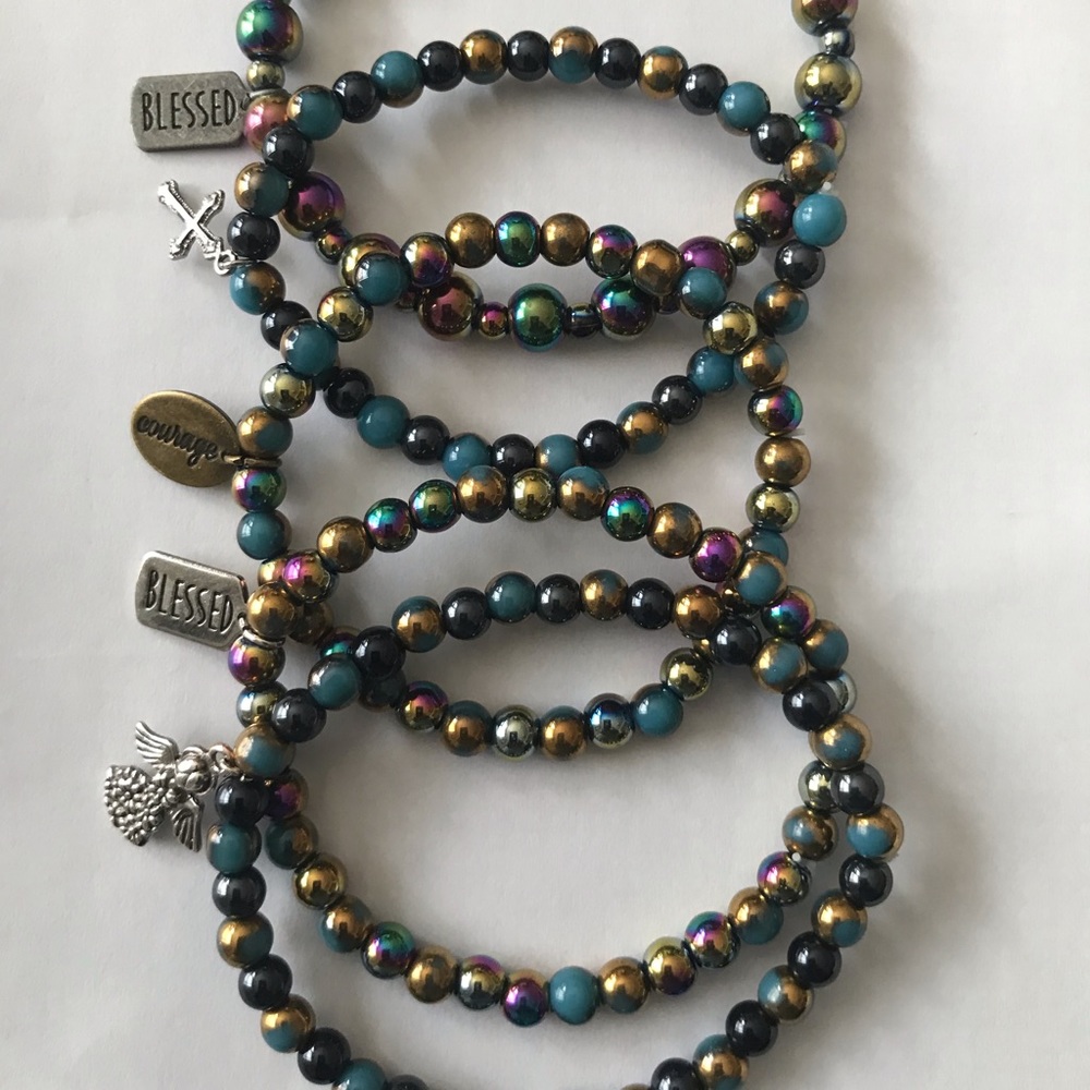 Lively Stones Accessories: bracelet with charm.